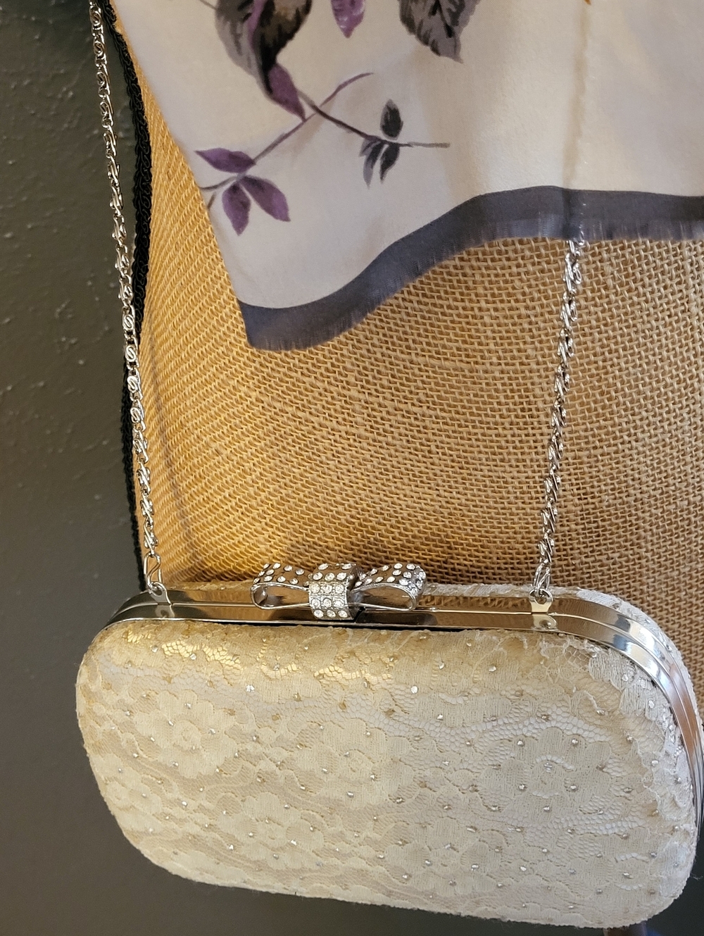 Benjamin Walk Beige Lace Evening Bag Chain Strap Rhinestone Bow Clasp - Picture 3 of 6